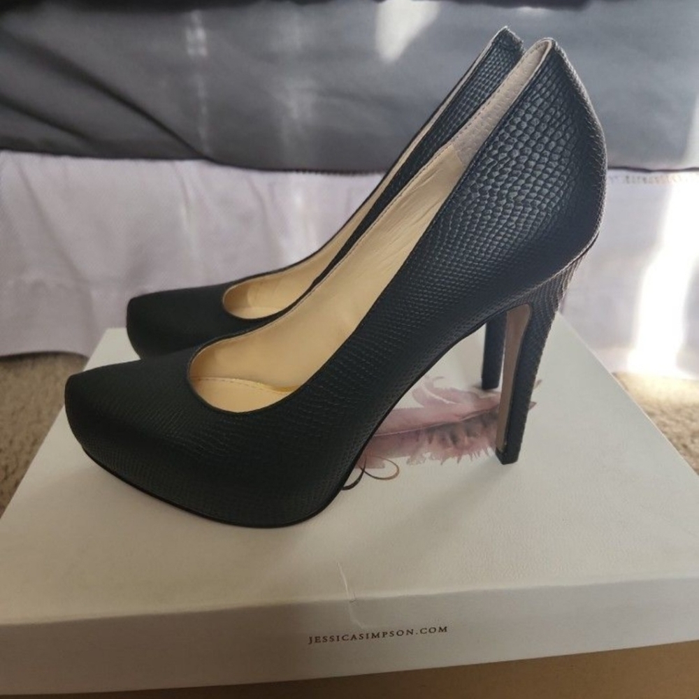 Black pumps - Picture 4 of 4